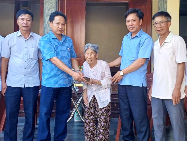 Anh-tin-bai